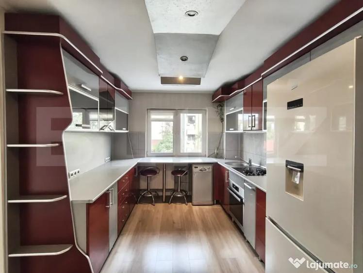 Apartament cu 3 camere decomandat în Iosia