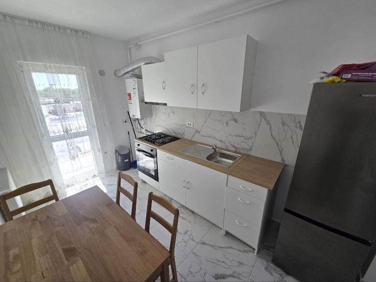 Apartament cu 2 camere decomandat în Runcu
