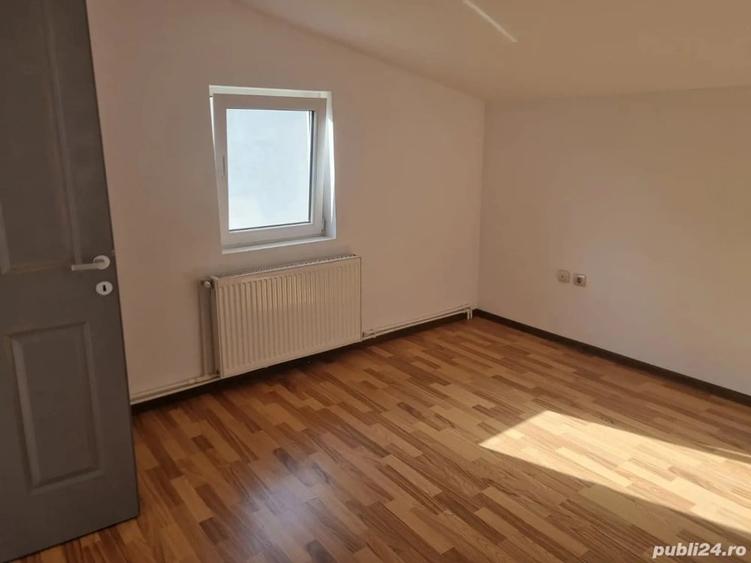 Casă cu 3 camere cu Teren 40 Mp în Central