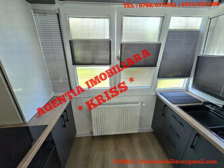 Apartament cu 3 camere decomandat în Teilor