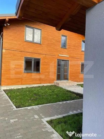 Casă cu 10 camere cu Teren 400 Mp în Central