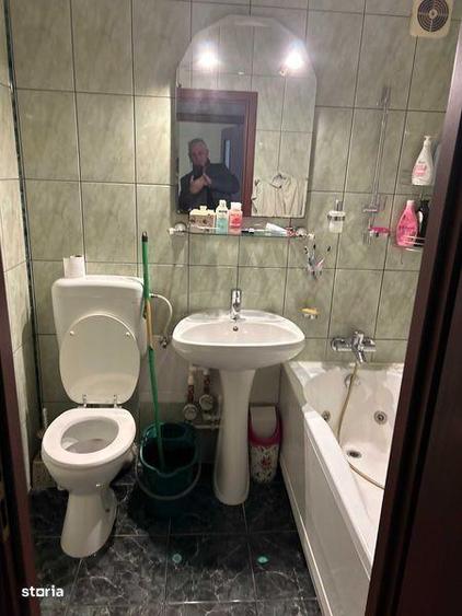 Apartament cu 3 camere decomandat, mobilat în Central