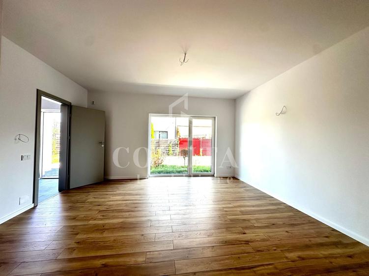 Duplex cu 4 camere cu Canalizare în Florești