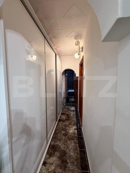 Apartament cu 3 camere semidecomandat, mobilat în Comuna din Paris