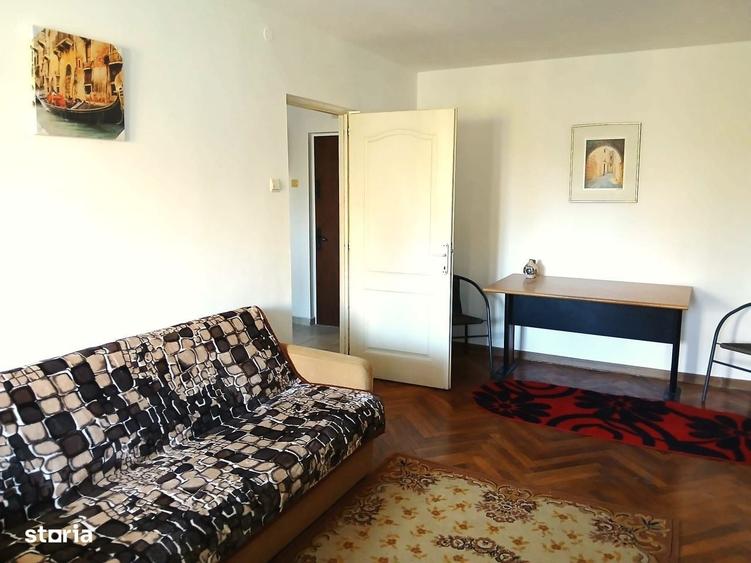 Apartament cu 2 camere decomandat în Podu Roș
