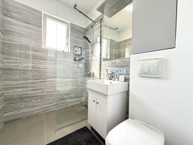 Apartament cu 2 camere semidecomandat, mobilat în Dumbrăvița