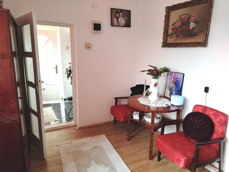Duplex cu 4 camere cu Canalizare în Central