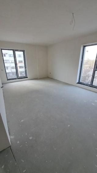 Apartament cu 3 camere decomandat în Jiului