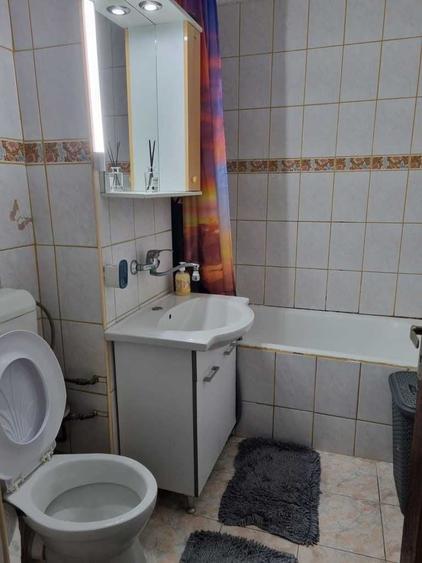 Apartament cu 3 camere decomandat în Alfa