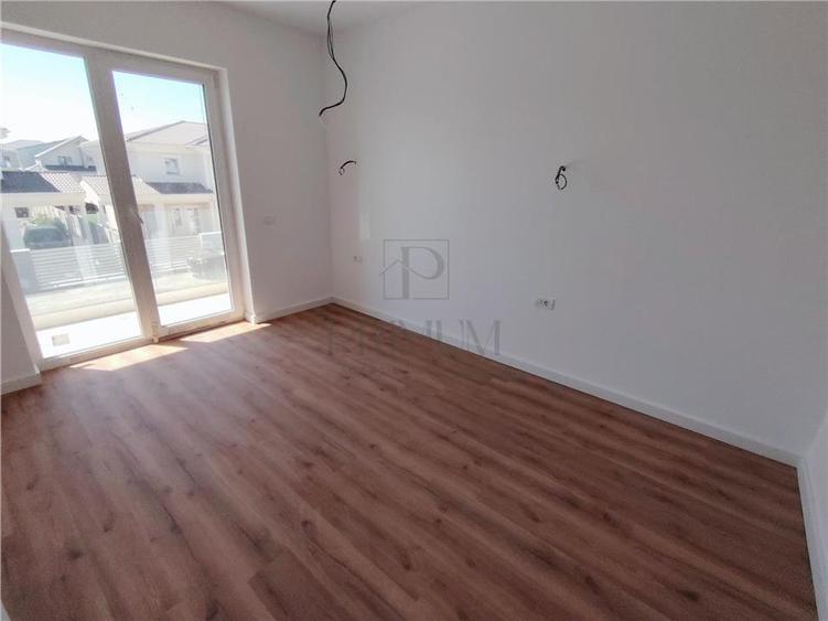 Duplex cu 5 camere cu Teren 350 Mp în Moșnița Nouă