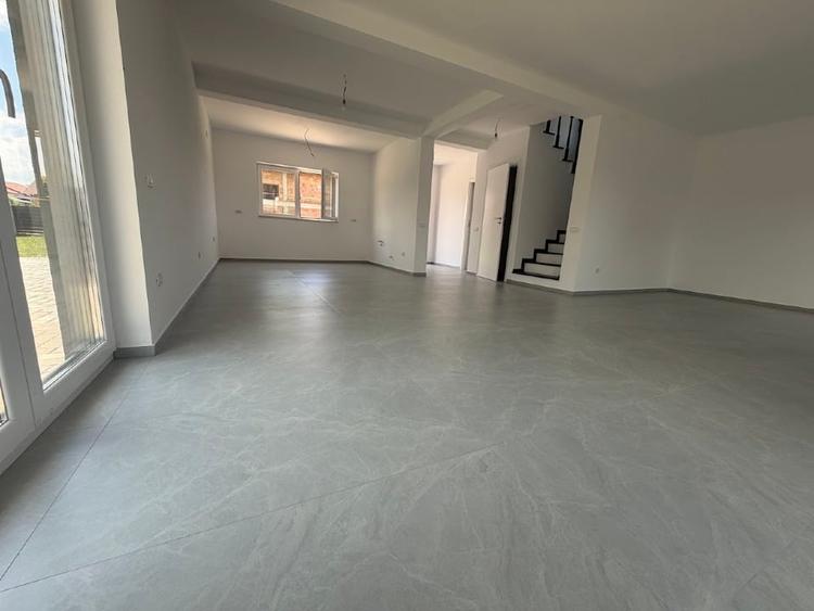 Casă individuală cu 4 camere cu Teren 600 Mp în Tărlungeni