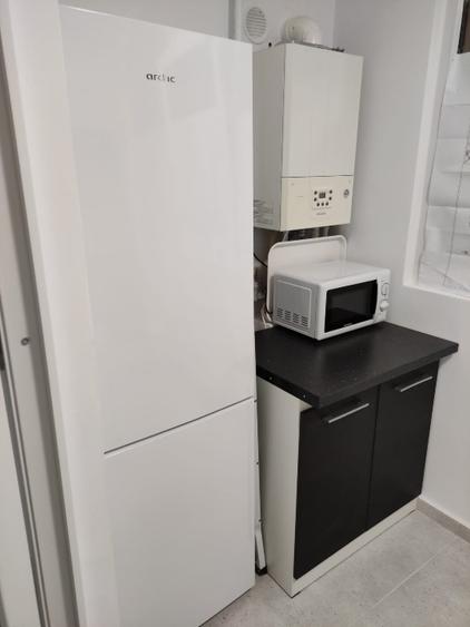 Apartament cu 2 camere decomandat în Roșu