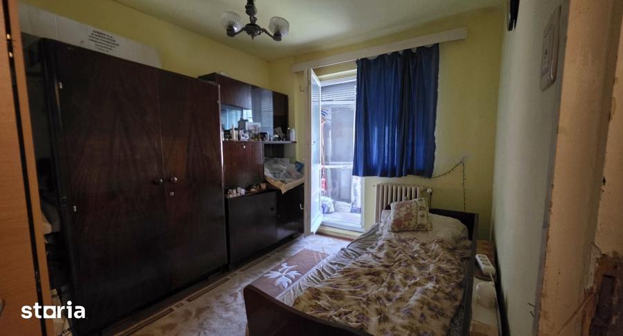 Apartament cu 4 camere semidecomandat în Circumvalațiunii
