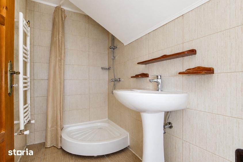 Casă cu 6 camere cu Teren 330 Mp în Opler