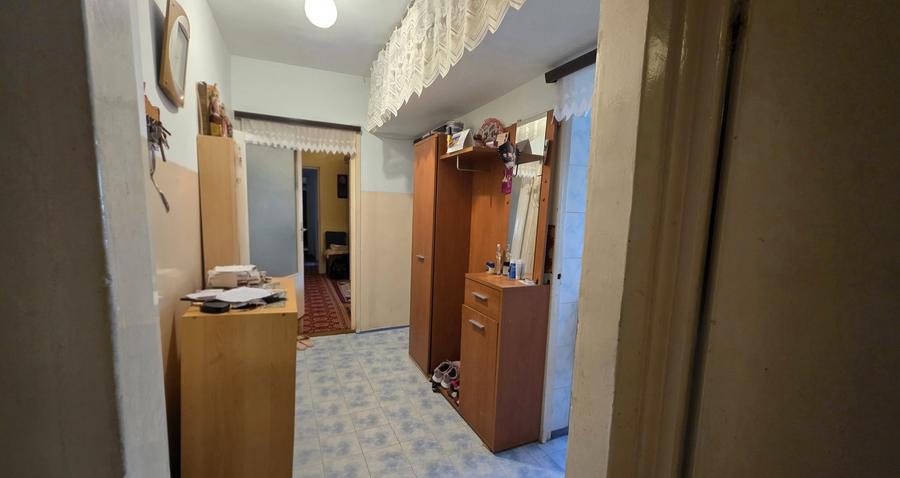 Apartament 4 camere | Dacia | Etaj 3 | Centrala proprie | Mobilat - 1