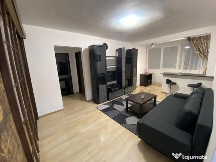 Apartament cu 2 camere decomandat în Apărătorii Patriei