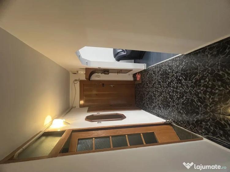 Apartament cu 3 camere decomandat în Vâlcea