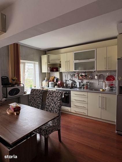 Apartament cu 3 camere decomandat în 9 Mai