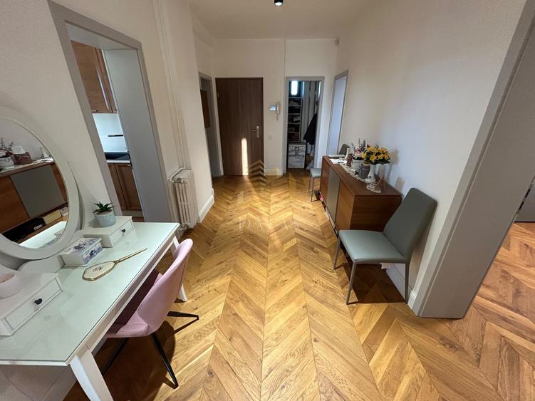 Apartament cu 4 camere circular, mobilat în Central