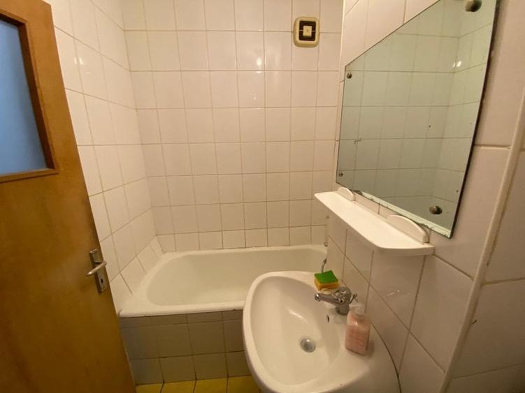Garsonieră decomandată, mobilată în Tineretului