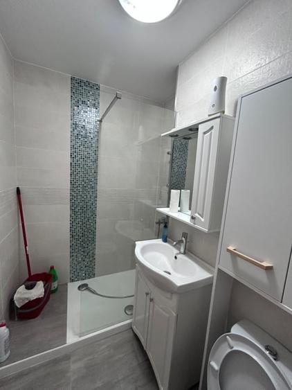 Apartament cu 2 camere semidecomandat în Școlilor