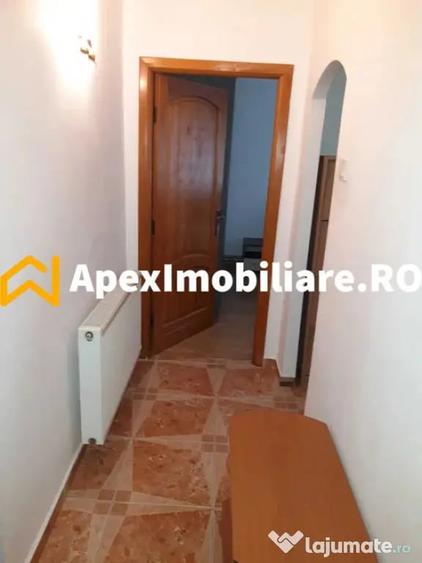 Apartament cu 3 camere decomandat în Berceni