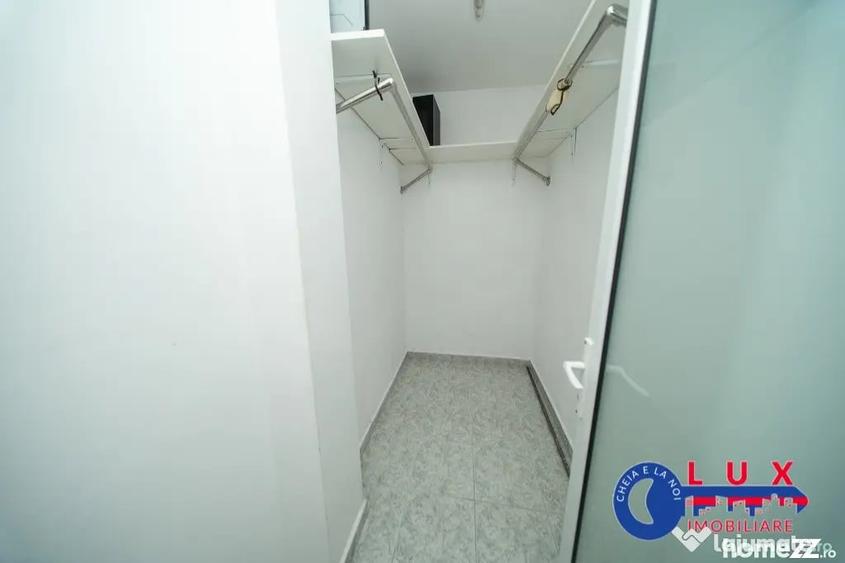 Apartament cu 3 camere decomandat în Babadag
