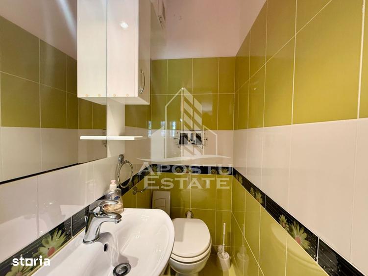 Apartament cu 4 camere decomandat, mobilat în Medicină