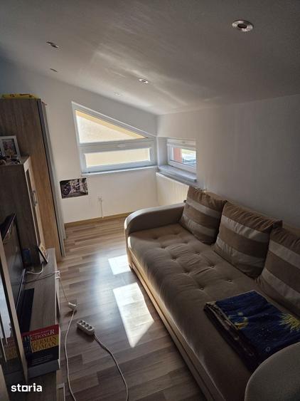 Casă cu 4 camere cu Teren 600 Mp în Dumbrăvița