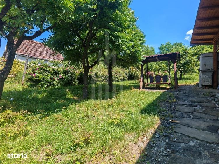 Casă cu 4 camere în Calbor