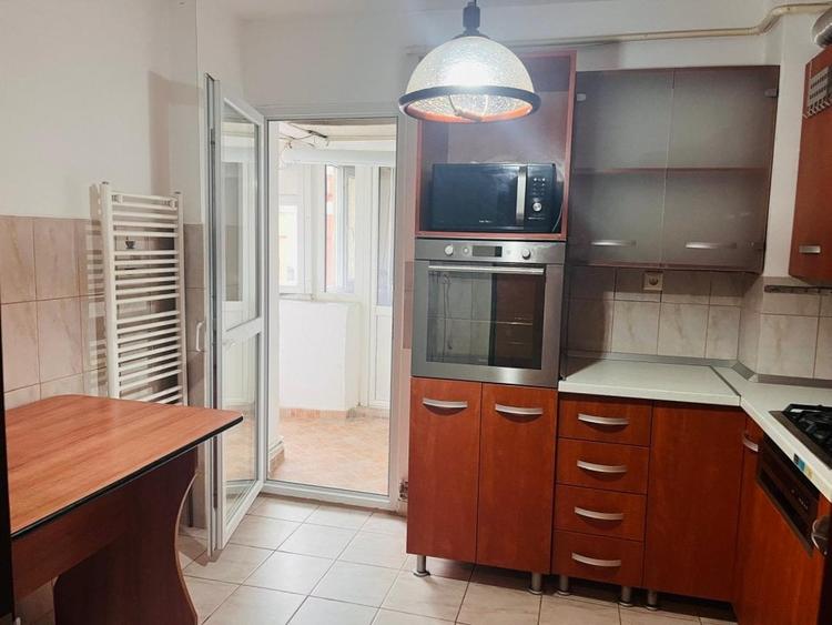 Apartament cu 3 camere decomandat în Ultracentral