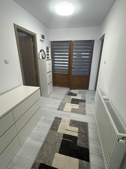 Casă cu 3 camere în Tomșani