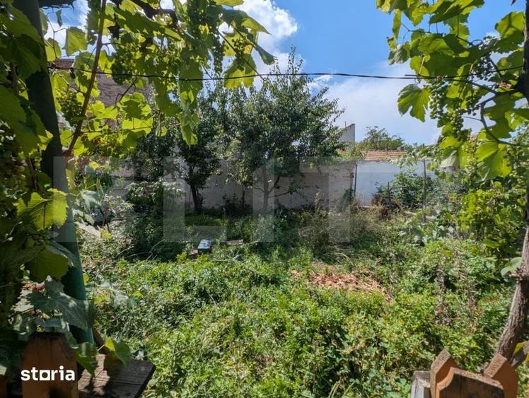 Casă cu 6 camere cu Teren 489 Mp în Lipoveni