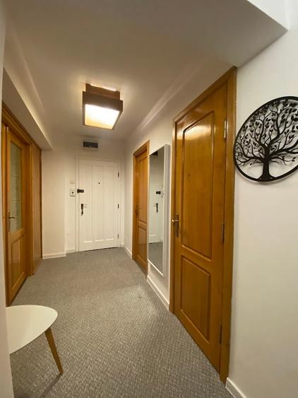 Apartament cu 3 camere decomandat, mobilat în Ultracentral