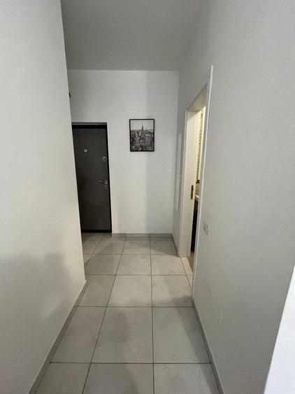Garsonieră decomandată în Roșu