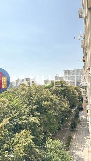 Apartament cu 3 camere semidecomandat în Centrul Civic