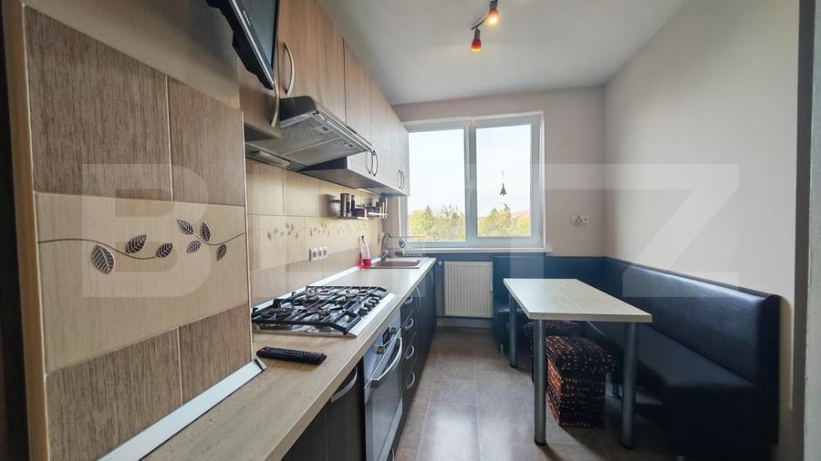 Apartament cu 3 camere decomandat, mobilat în Rogerius