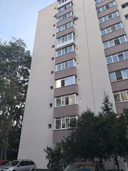 Garsonieră decomandată în Gorjului