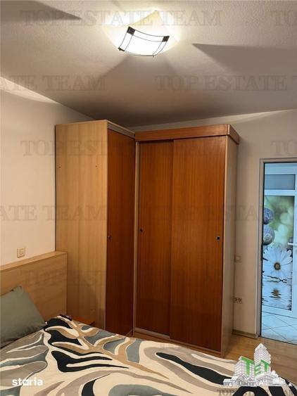 Apartament cu 3 camere semidecomandat, mobilat în Centrul Civic