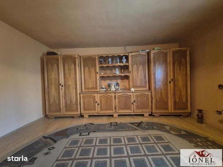 Casă cu 3 camere în Cricău