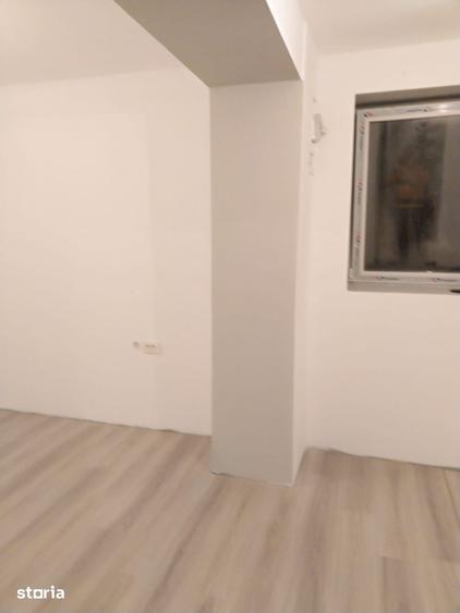 Casă cu 3 camere cu Teren 1354 Mp în Ghindeni