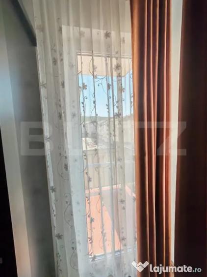 Apartament cu 3 camere decomandat în Calea Moldovei