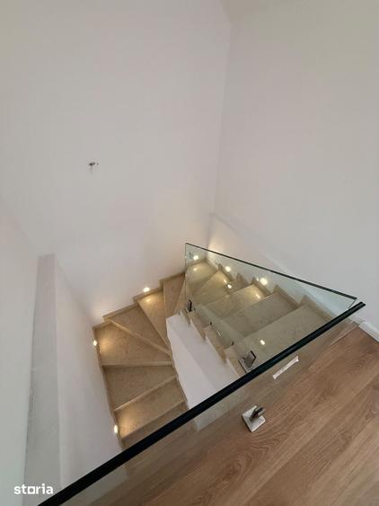 Casă cu 4 camere cu Teren 600 Mp în Glina