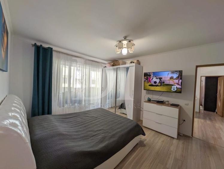 Apartament cu 3 camere semidecomandat, mobilat în Florești
