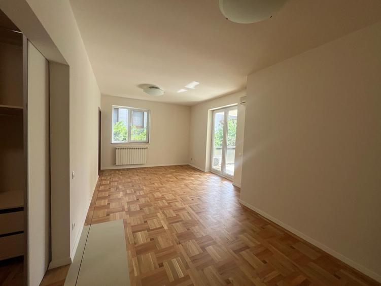 Apartament cu 3 camere decomandat în Herăstrău