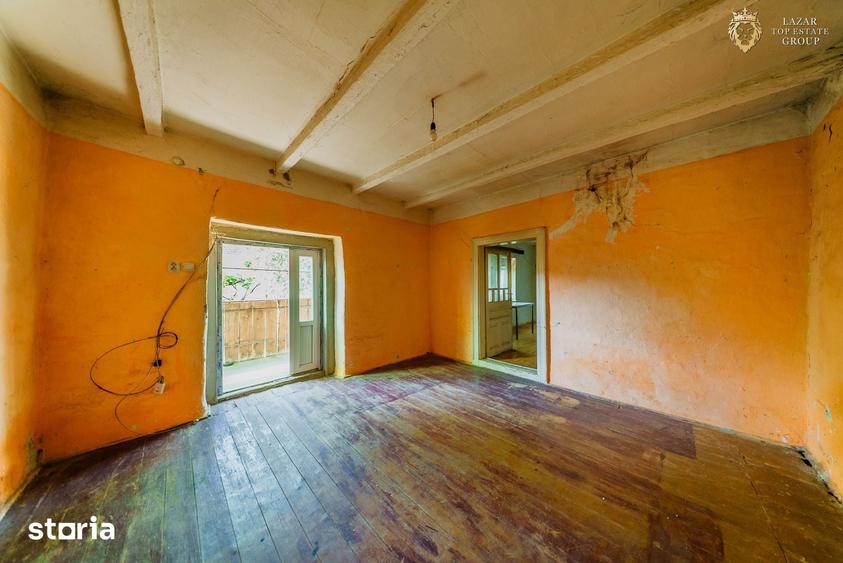 Casă cu 5 camere cu Teren 1065 Mp în Vladimirescu