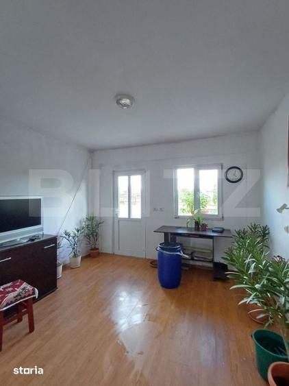 Casă cu 7 camere cu Teren 3289 Mp în Luna