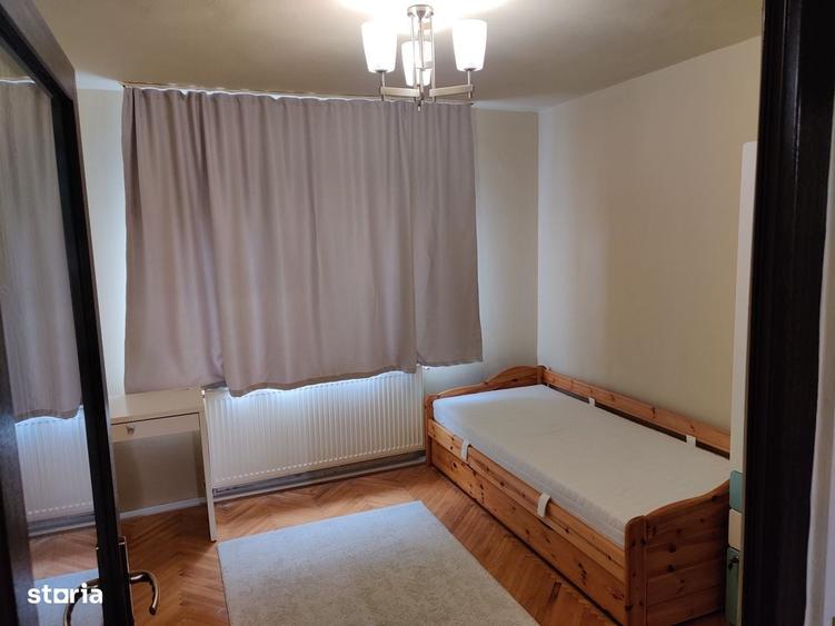 Apartament cu 3 camere decomandat în Exterior Vest
