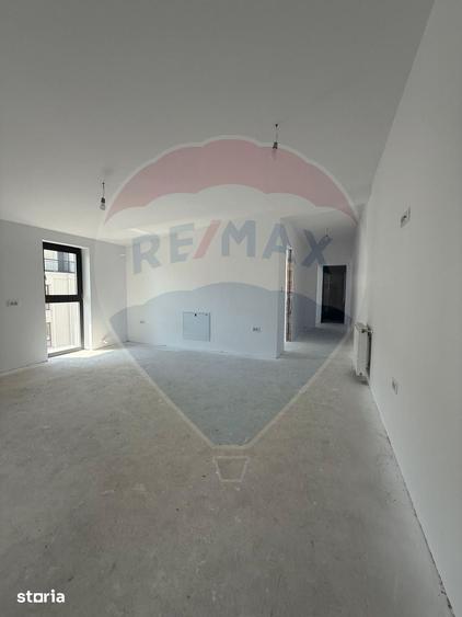 Spațiu comercial, de 960 mp, în Ipotești
