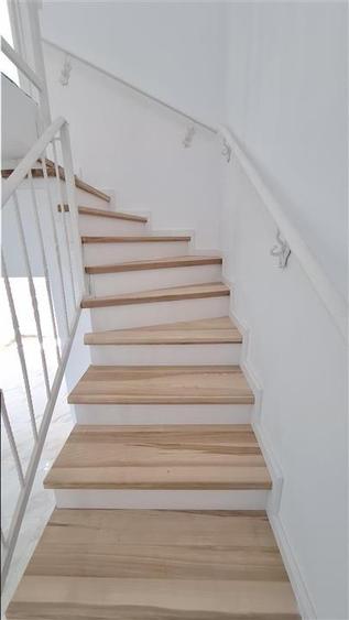 Duplex cu 3 camere cu Canalizare în Valea Lupului